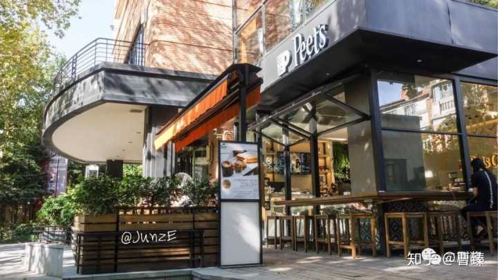 peets coffee在这里,你会感受到与外滩陆家嘴完全不同的一种上海节奏