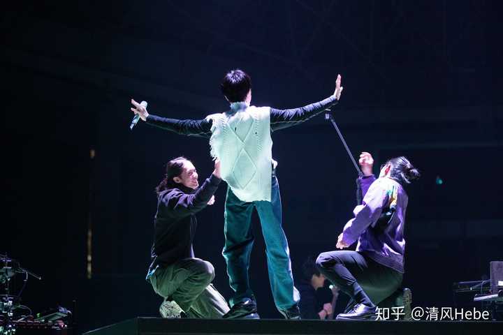 你觉得吴青峰的优势在哪里?