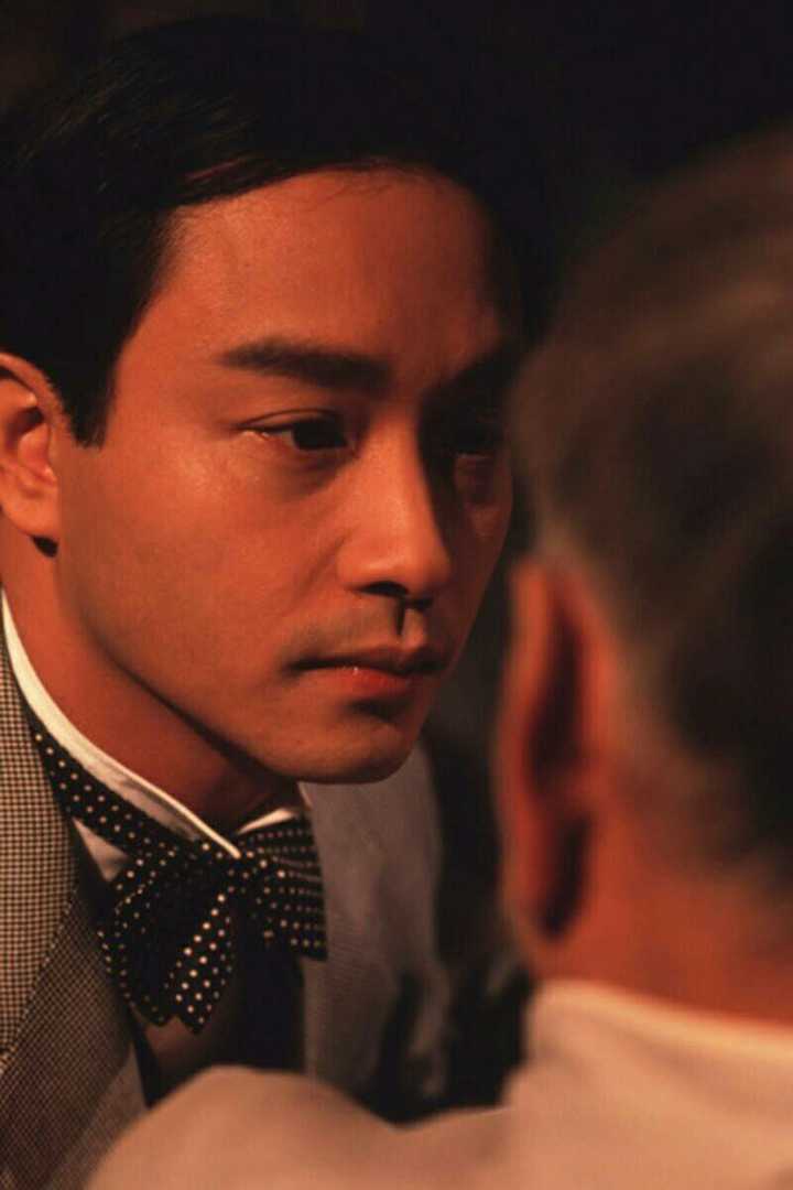 荣亲们都来说一说大家认为哥哥张国荣的颜值巅峰是在什么时候吧