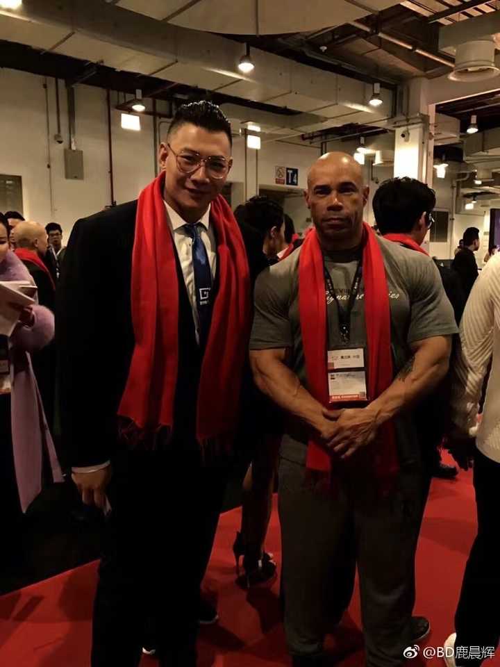 从人种上来说,中国人可以练成欧美的健美男人的肌肉吗?