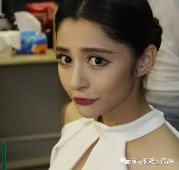 还看到更夸张的图,这眼角.