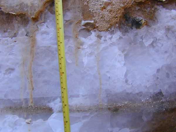 冻土剖面(其中含有大量的冰)